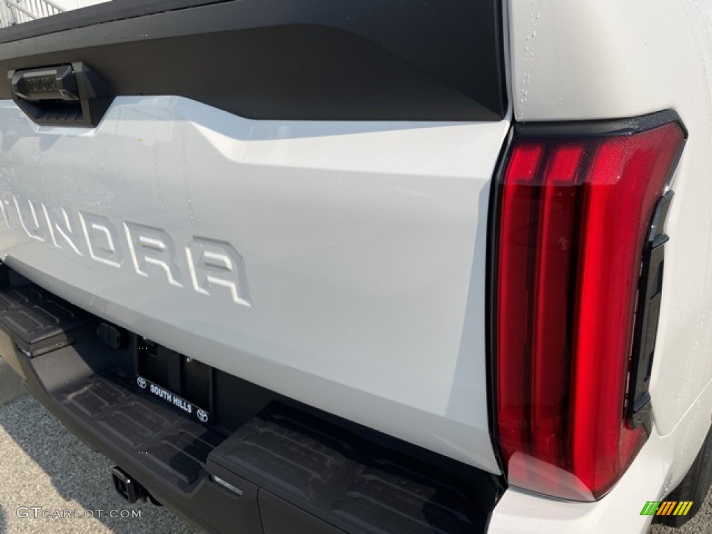 2022 Tundra SR Double Cab - White / Black photo #23