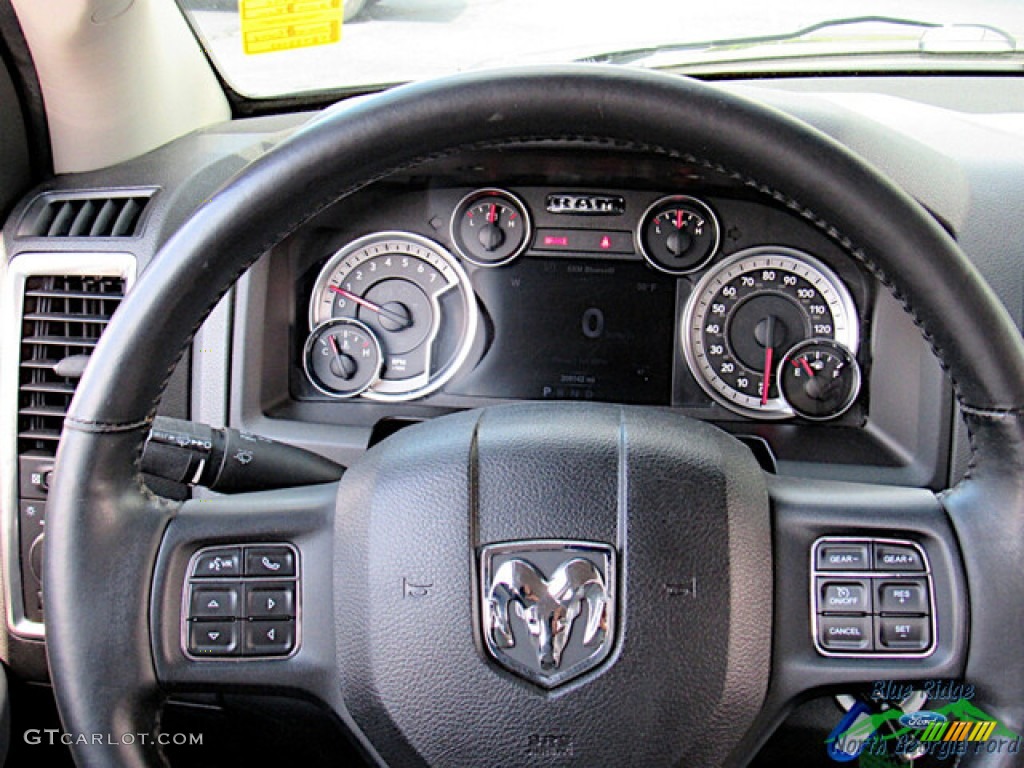 2015 Ram 1500 Big Horn Crew Cab 4x4 Black/Diesel Gray Steering Wheel Photo #144891975