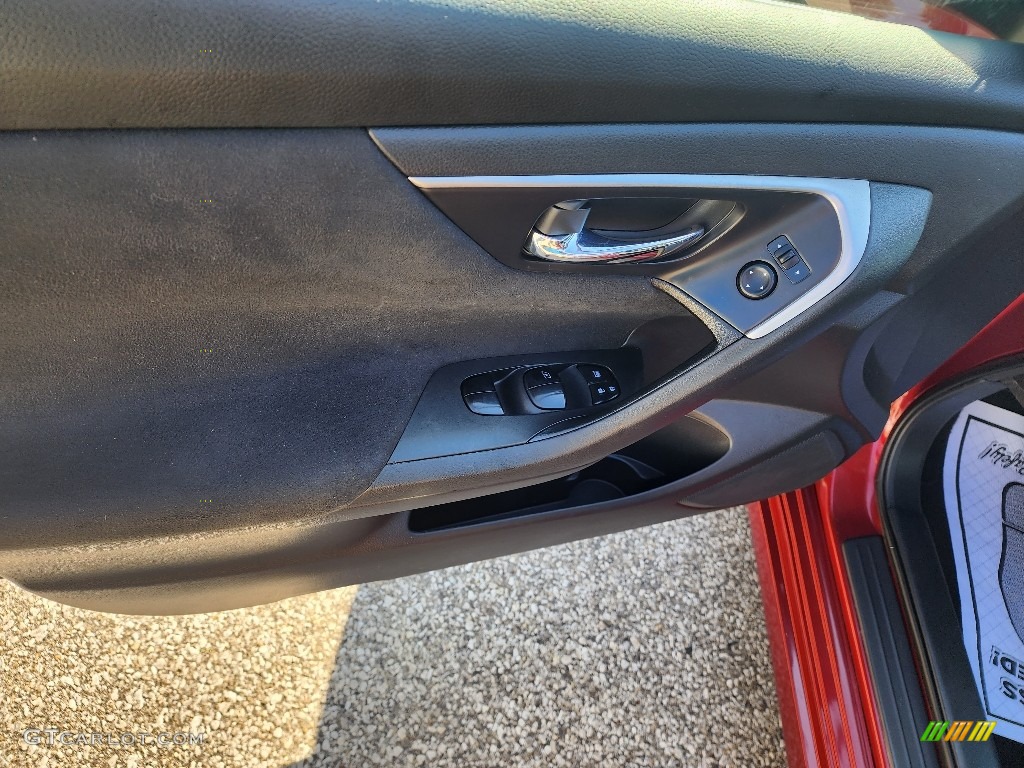 2015 Altima 2.5 SV - Cayenne Red / Charcoal photo #10