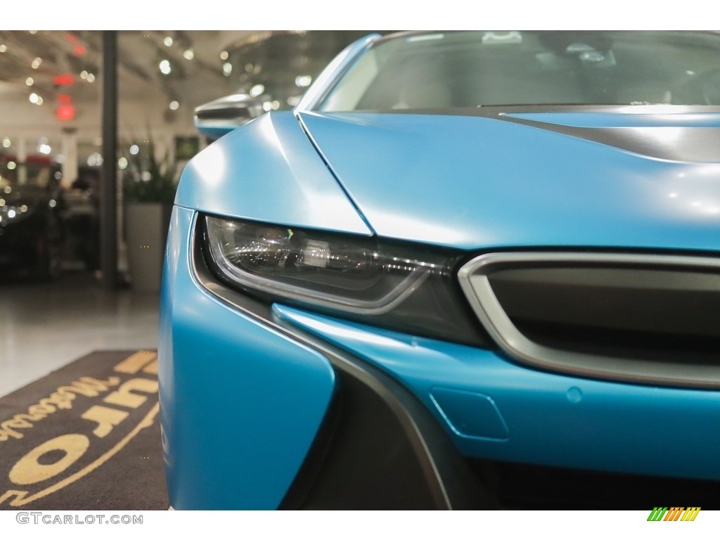 2015 i8 Giga World - Crystal White Pearl Metallic / Giga Ivory White photo #17