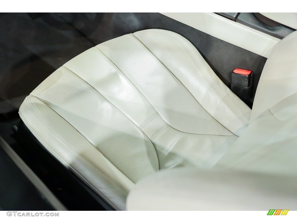 2015 i8 Giga World - Crystal White Pearl Metallic / Giga Ivory White photo #18