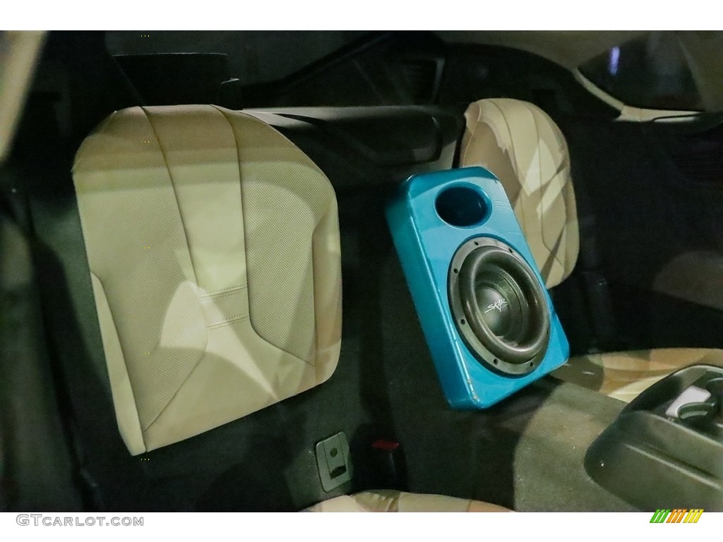 2015 i8 Giga World - Crystal White Pearl Metallic / Giga Ivory White photo #20