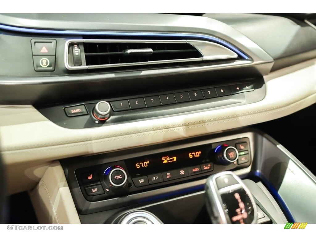 2015 i8 Giga World - Crystal White Pearl Metallic / Giga Ivory White photo #26