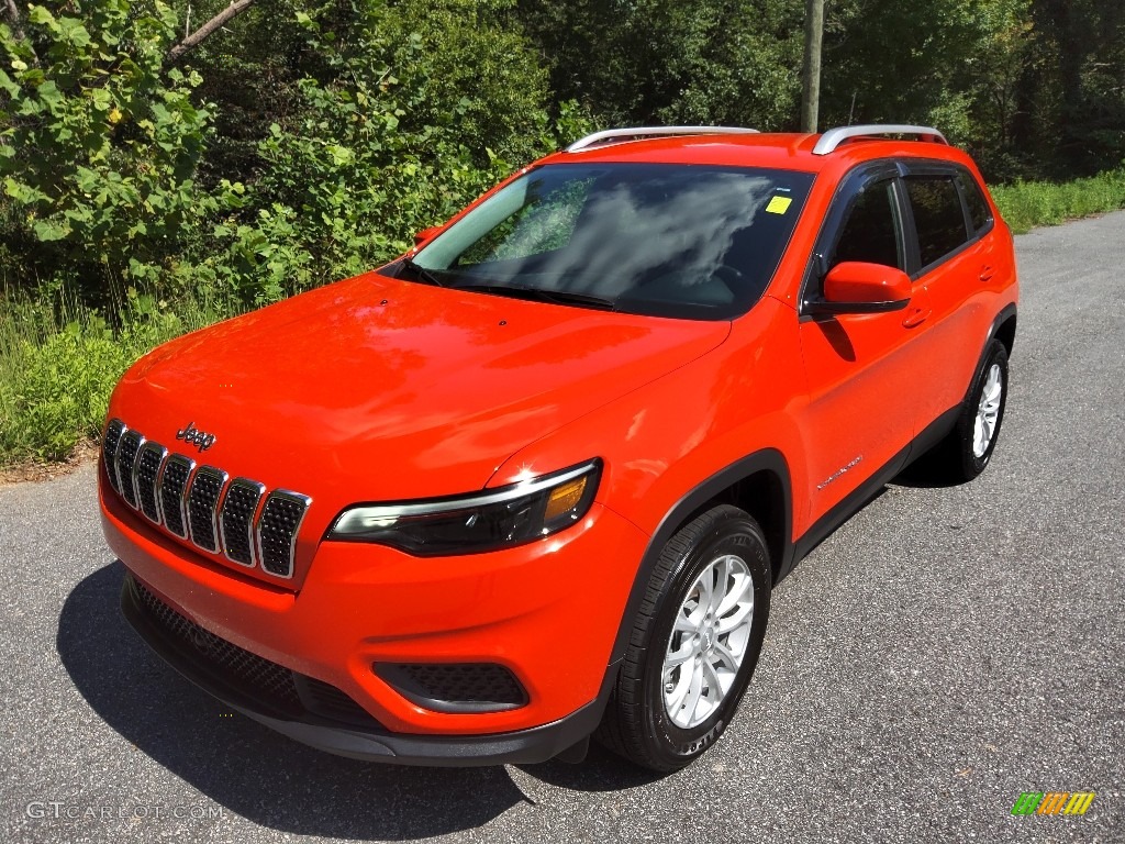 2021 Cherokee Latitude 4x4 - Spitfire Orange / Black photo #2