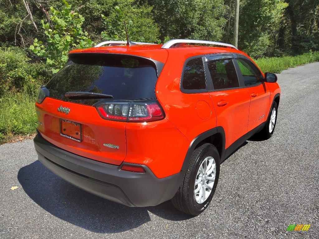 2021 Cherokee Latitude 4x4 - Spitfire Orange / Black photo #6