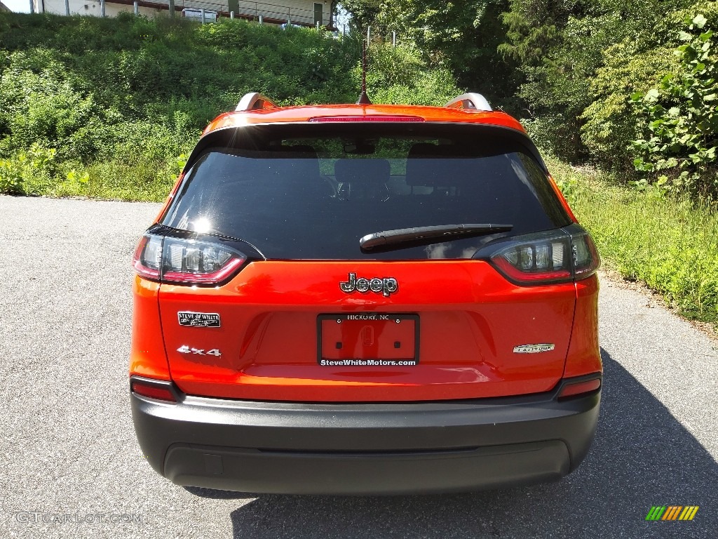 2021 Cherokee Latitude 4x4 - Spitfire Orange / Black photo #7
