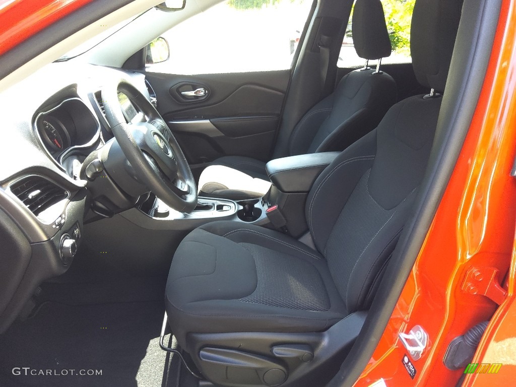 2021 Cherokee Latitude 4x4 - Spitfire Orange / Black photo #10