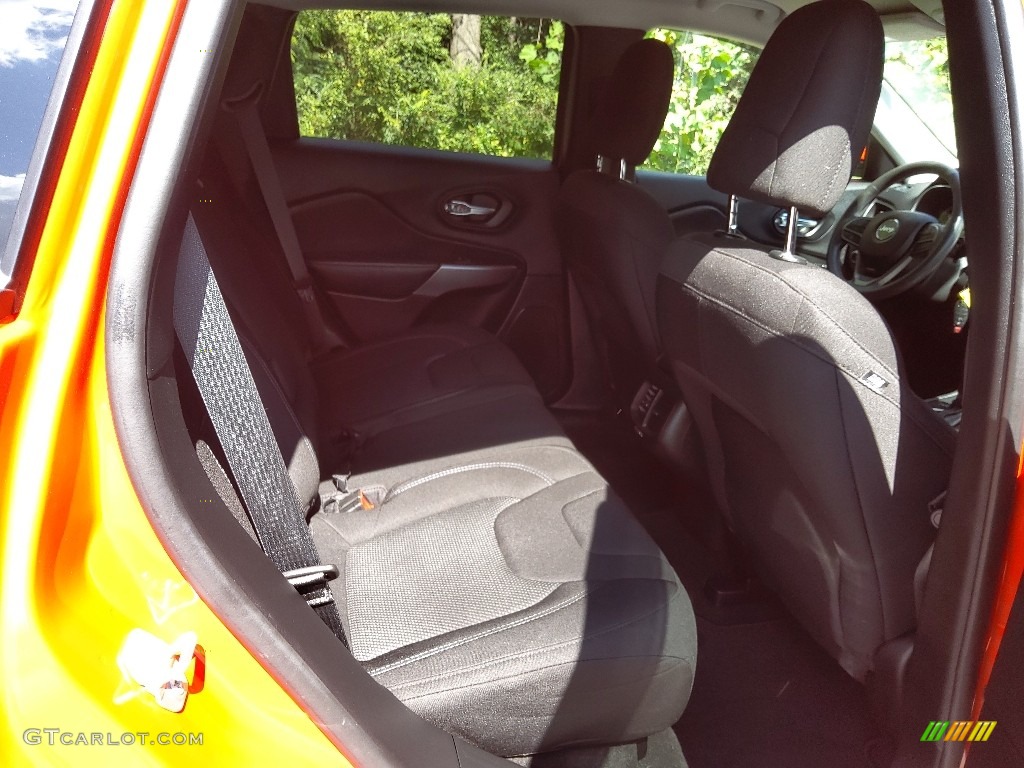 2021 Cherokee Latitude 4x4 - Spitfire Orange / Black photo #14