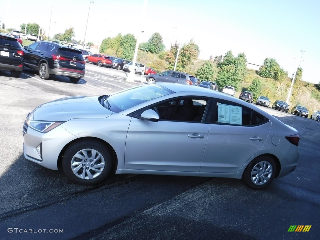 2019 Elantra SE - Symphony Silver / Black photo #4