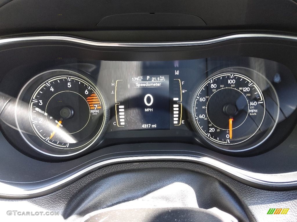 2021 Cherokee Latitude 4x4 - Spitfire Orange / Black photo #19