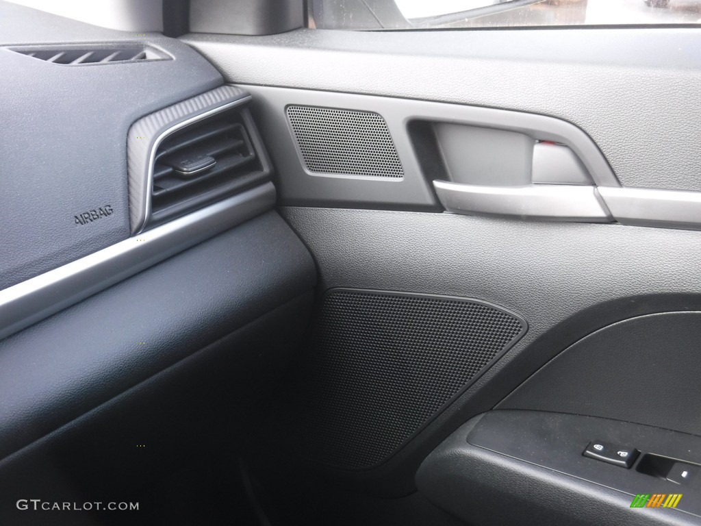 2019 Elantra SE - Symphony Silver / Black photo #23