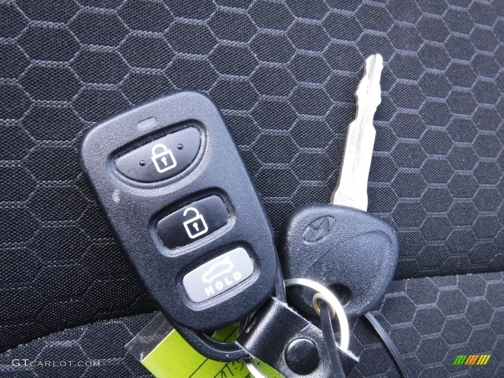 2019 Elantra SE - Symphony Silver / Black photo #25