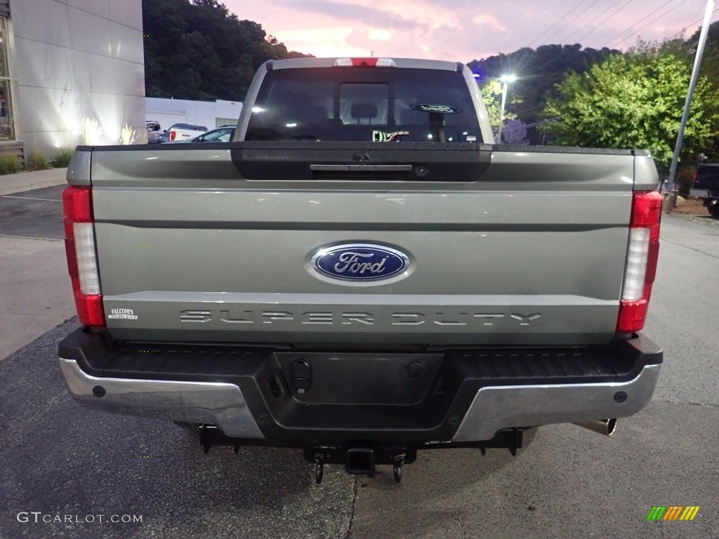 2019 F250 Super Duty Lariat Crew Cab 4x4 - Silver Spruce / Black photo #3