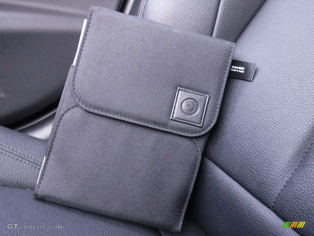 2018 3 Series 330i xDrive Sedan - Mineral White Metallic / Black photo #28