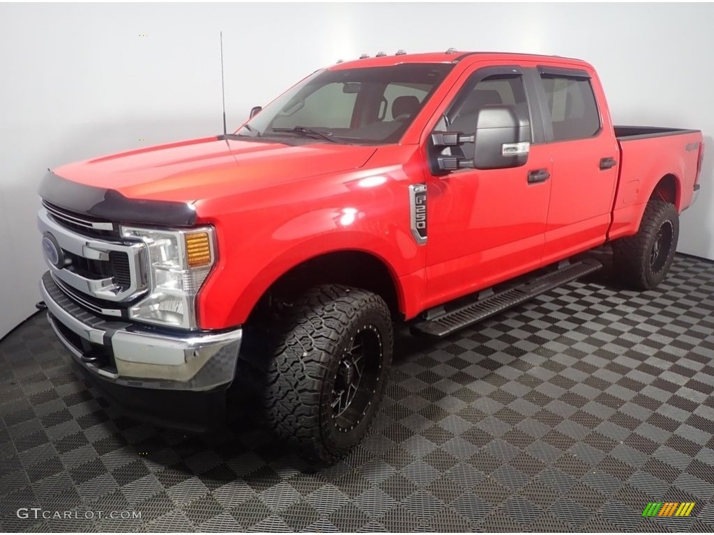 2022 F250 Super Duty XL Crew Cab 4x4 - Race Red / Medium Earth Gray photo #9
