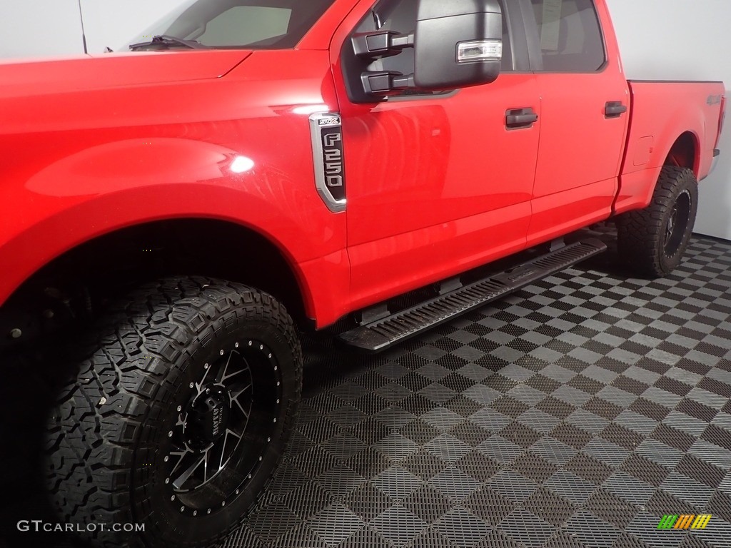 2022 F250 Super Duty XL Crew Cab 4x4 - Race Red / Medium Earth Gray photo #10