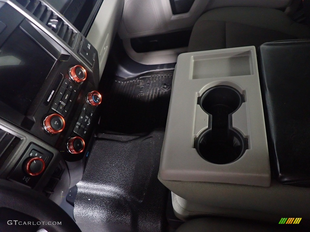 2022 F250 Super Duty XL Crew Cab 4x4 - Race Red / Medium Earth Gray photo #31
