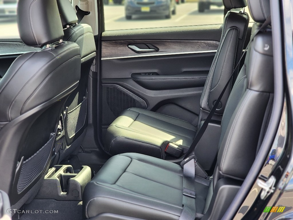 2023 Grand Cherokee L Limited 4x4 - Diamond Black Crystal Pearl / Global Black photo #7