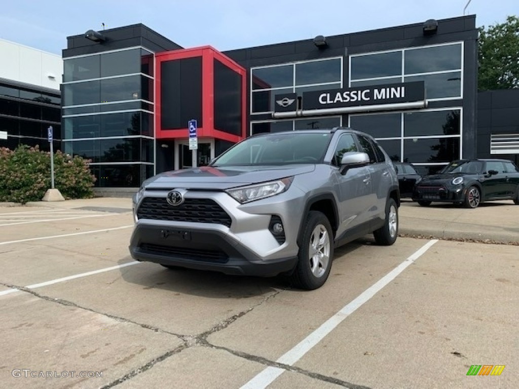 2019 RAV4 XLE - Silver Sky Metallic / Black photo #1