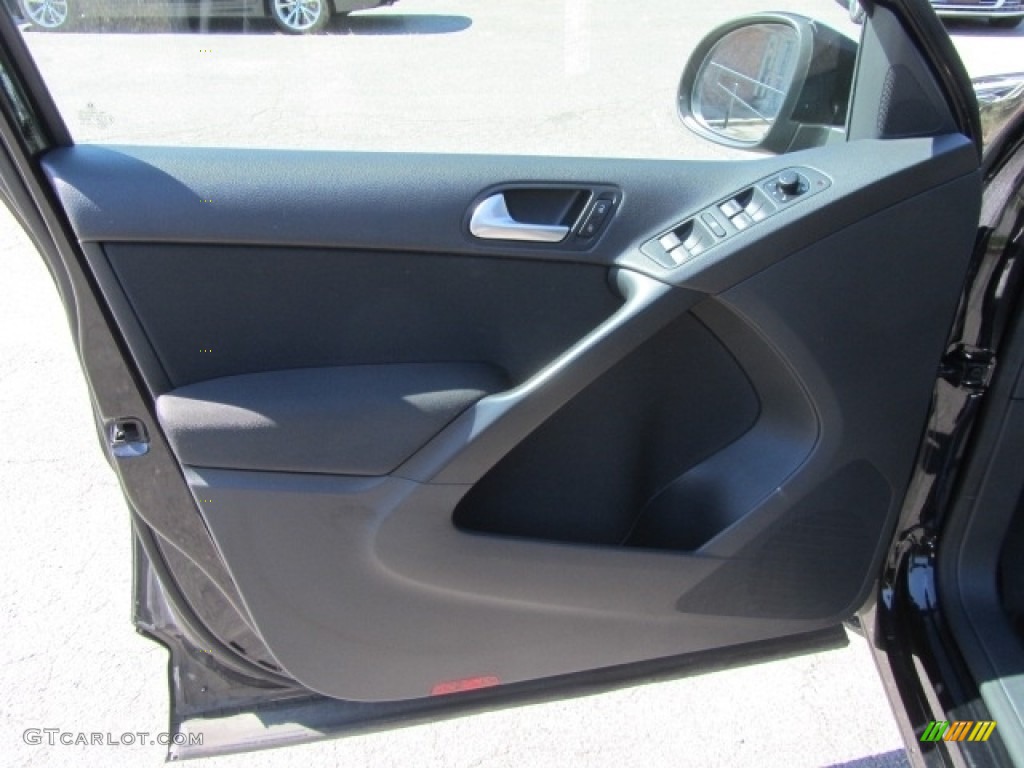 2014 Volkswagen Tiguan S Door Panel Photos