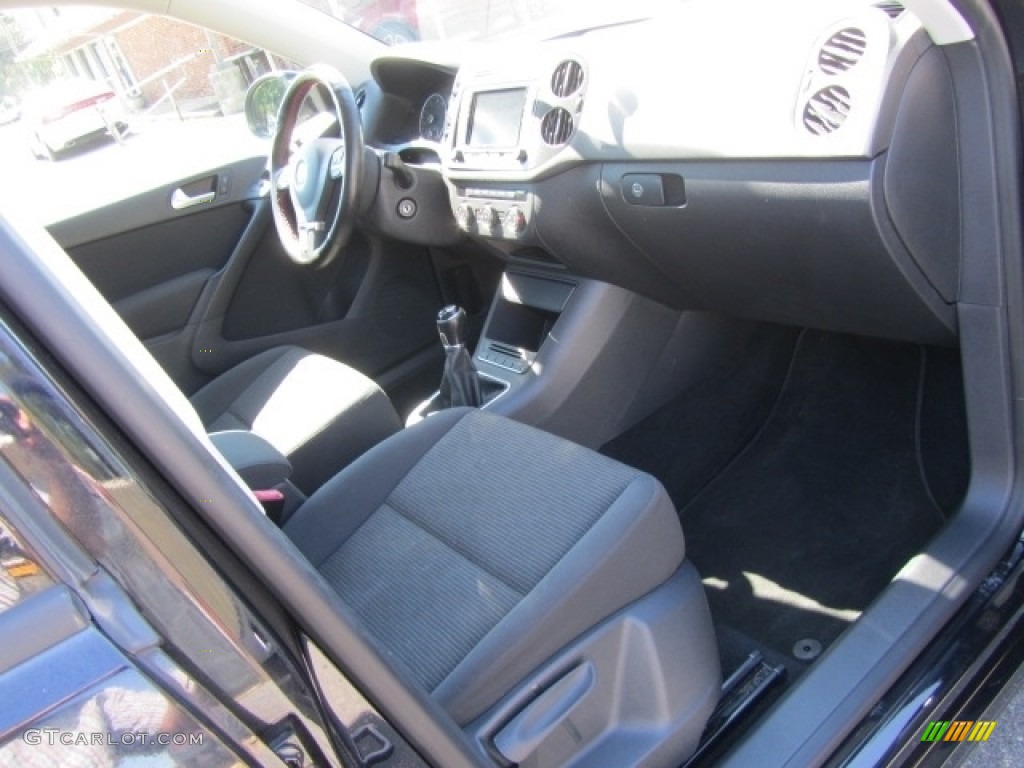 2014 Volkswagen Tiguan S Interior Color Photos