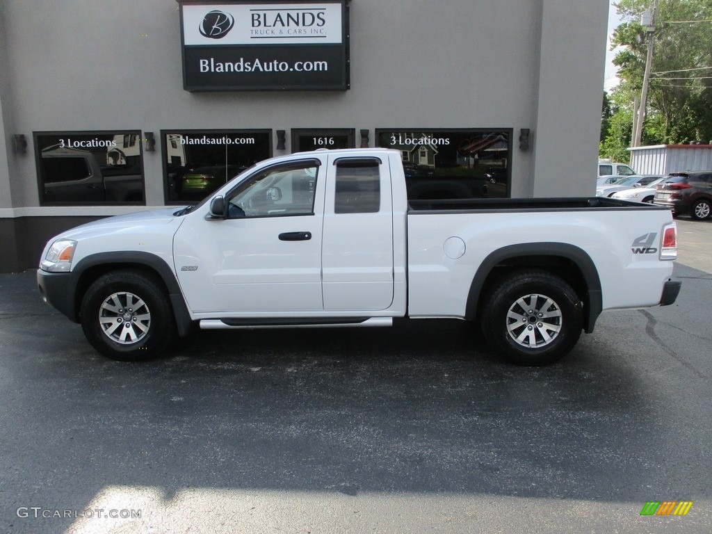2006 Raider DuroCross Extended Cab 4x4 - Arctic White / Slate Gray photo #1