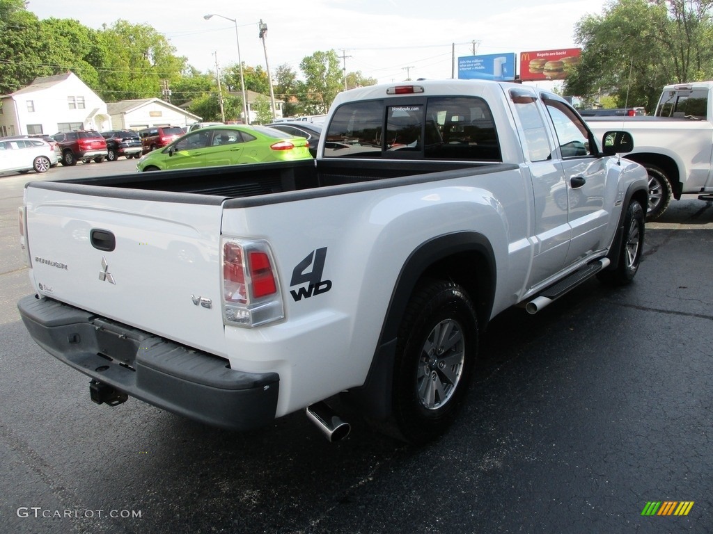 2006 Raider DuroCross Extended Cab 4x4 - Arctic White / Slate Gray photo #4