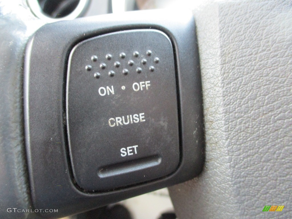 2006 Mitsubishi Raider DuroCross Extended Cab 4x4 Steering Wheel Photos