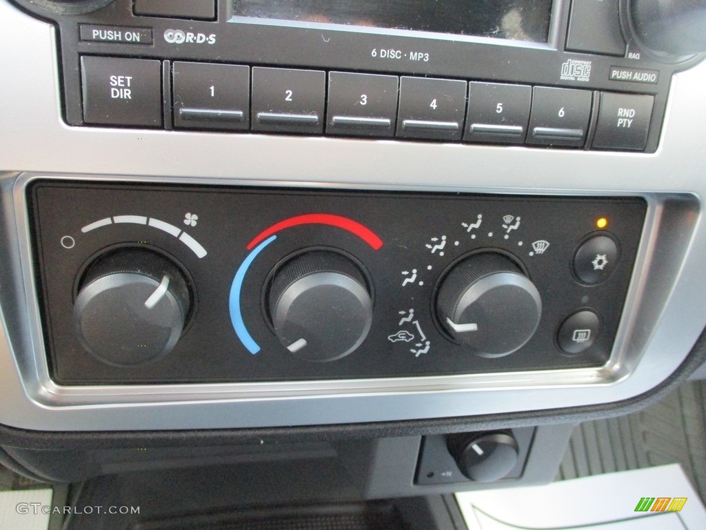 2006 Mitsubishi Raider DuroCross Extended Cab 4x4 Controls Photo #144907776