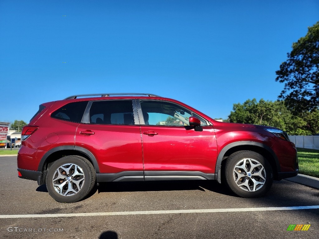 2019 Forester 2.5i Premium - Crimson Red Pearl / Gray photo #5