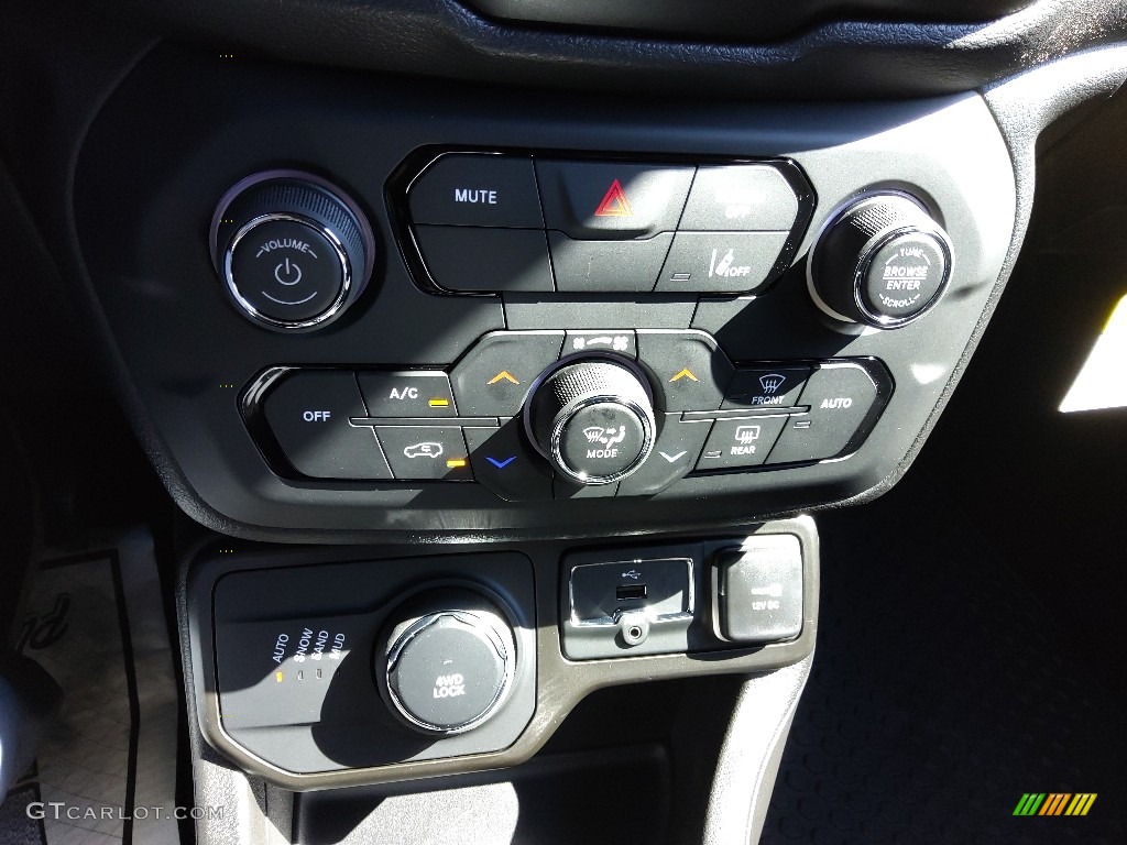 2022 Renegade Altitude 4x4 - Graphite Gray / Black photo #25