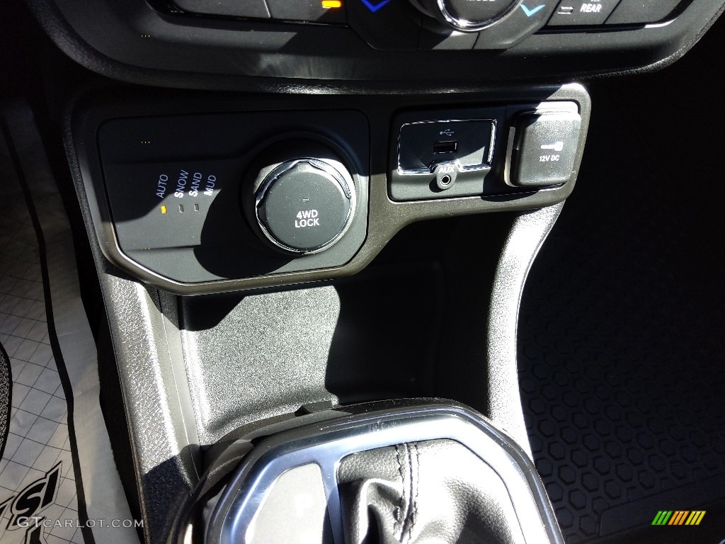 2022 Renegade Altitude 4x4 - Graphite Gray / Black photo #26