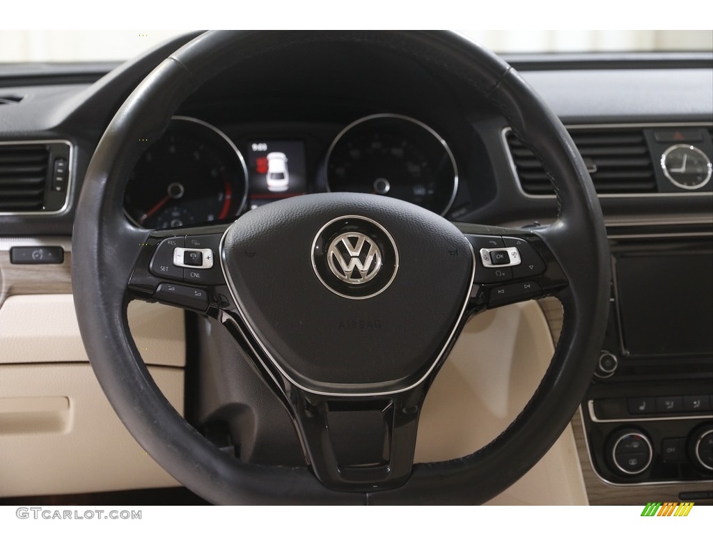 2017 Volkswagen Passat V6 SE Sedan Steering Wheel Photos