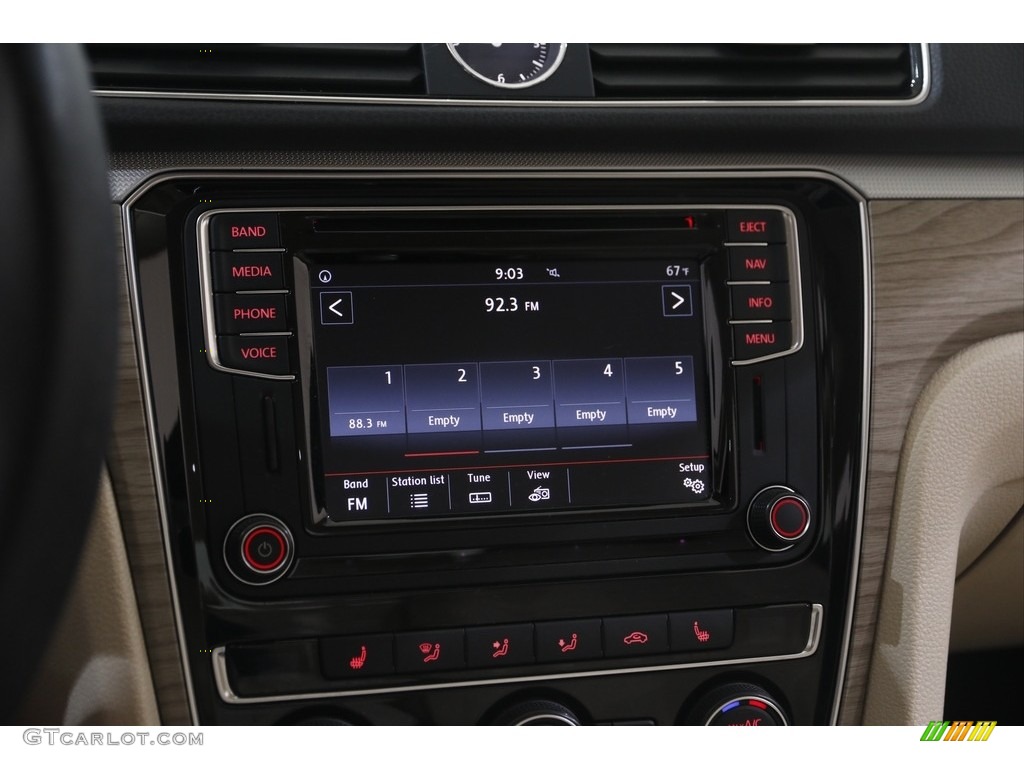 2017 Volkswagen Passat V6 SE Sedan Audio System Photos