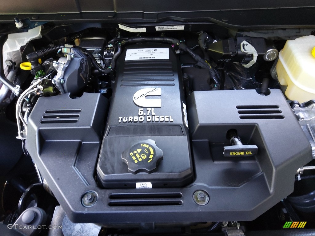 2022 Ram 2500 Big Horn Crew Cab Night Edition 4x4 Engine Photos