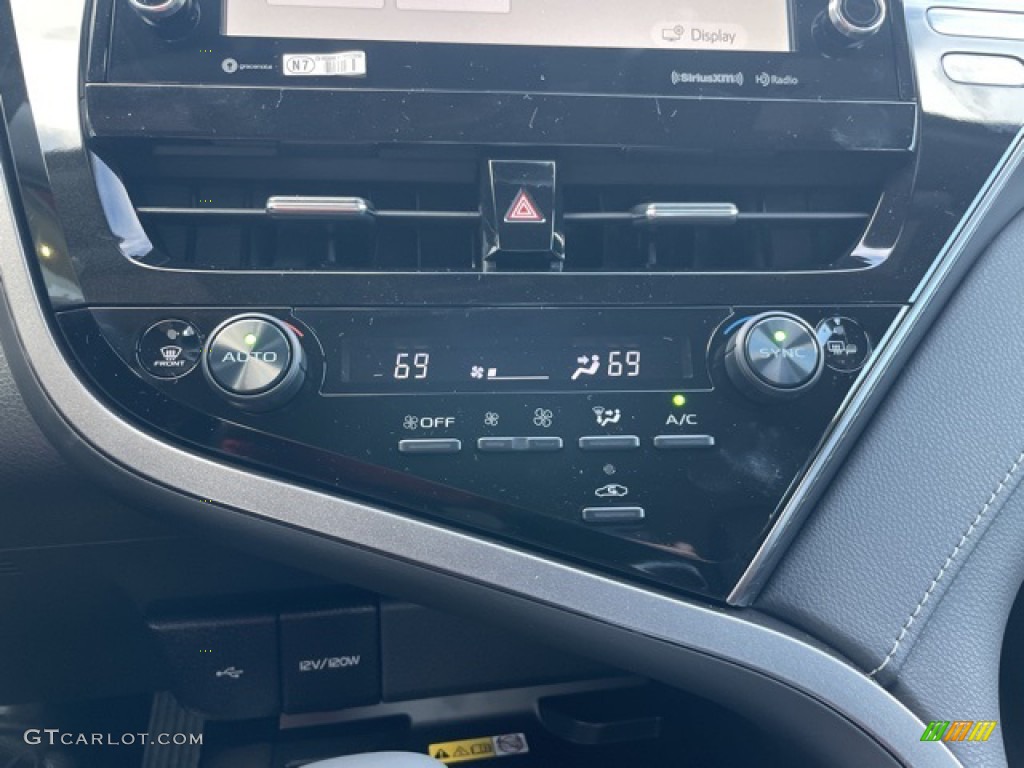 2023 Toyota Camry SE Controls Photo #144919312