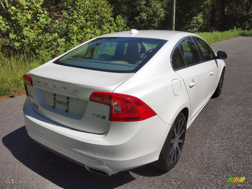 2017 S60 T6 AWD - Ice White / Soft Beige photo #6