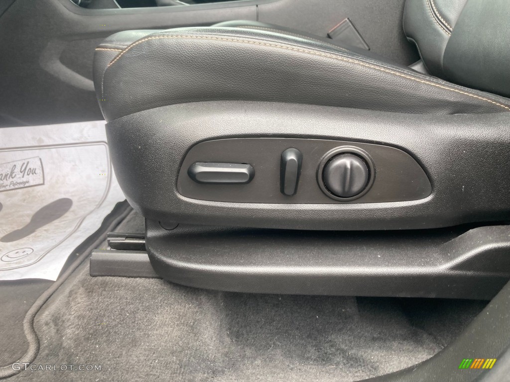 2019 Traverse LT - Graphite Metallic / Jet Black photo #30