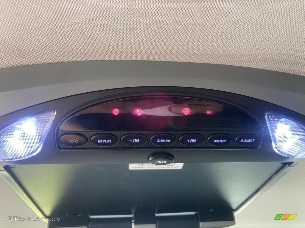2019 Traverse LT - Graphite Metallic / Jet Black photo #34