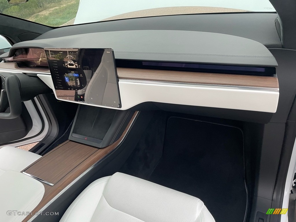 2022 Tesla Model X AWD White/Black Dashboard Photo #144925095