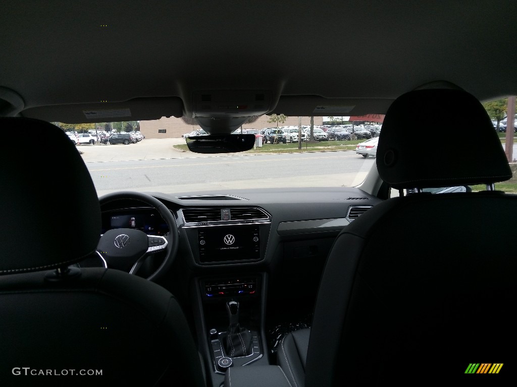 2022 Tiguan SE 4Motion - Platinum Gray Metallic / Titan Black photo #3