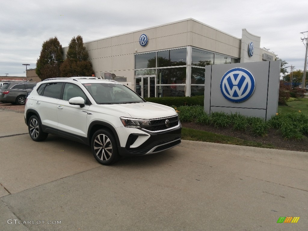 Pure White 2022 Volkswagen Taos SE 4Motion Exterior Photo #144925942