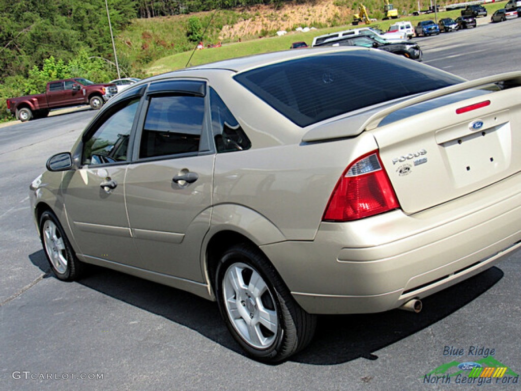 2007 Focus ZX4 SES Sedan - Pueblo Gold Metallic / Dark Pebble/Light Pebble photo #22