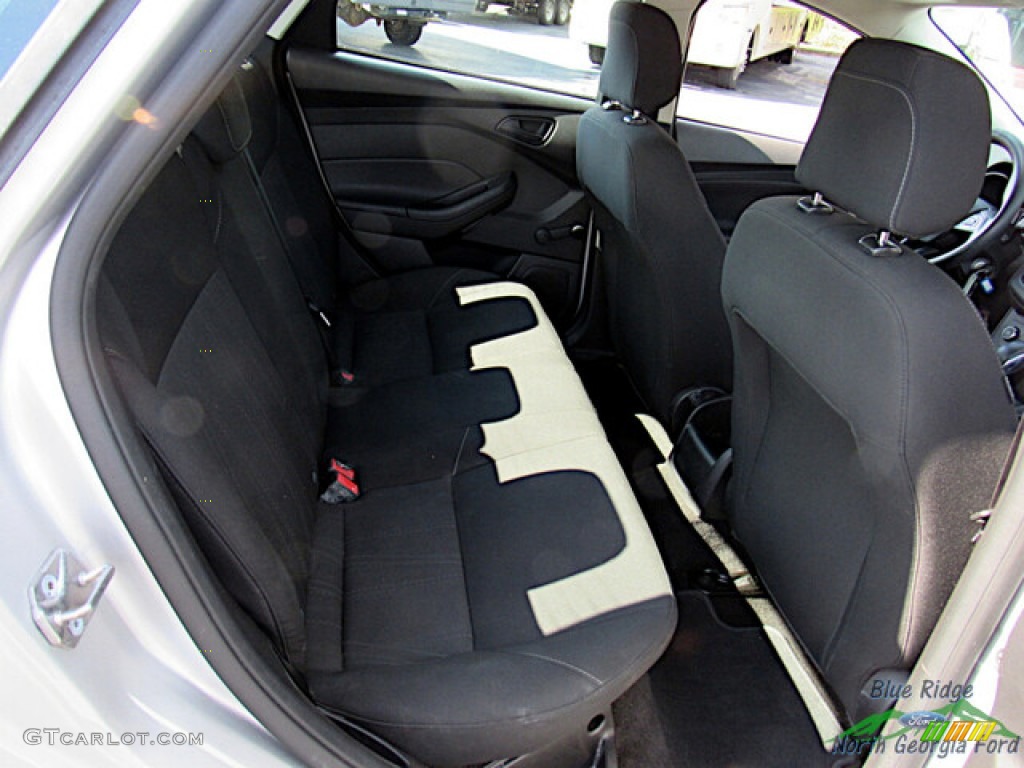 2017 Focus S Sedan - Ingot Silver / Charcoal Black photo #13