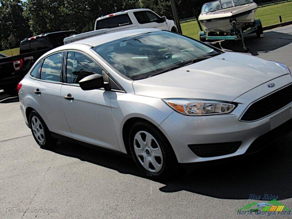 2017 Focus S Sedan - Ingot Silver / Charcoal Black photo #23