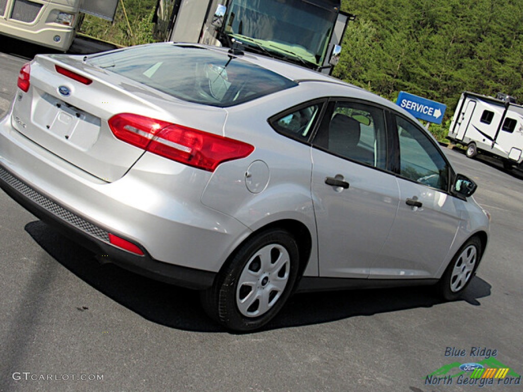 2017 Focus S Sedan - Ingot Silver / Charcoal Black photo #24