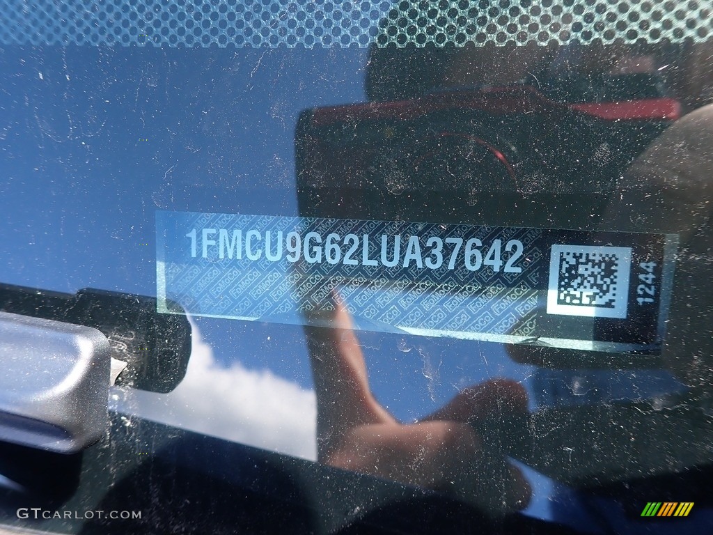 2020 Escape SE 4WD - Ingot Silver Metallic / Sandstone photo #15