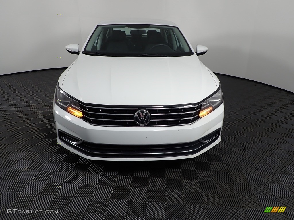 2017 Passat S Sedan - Pure White / Titan Black photo #4