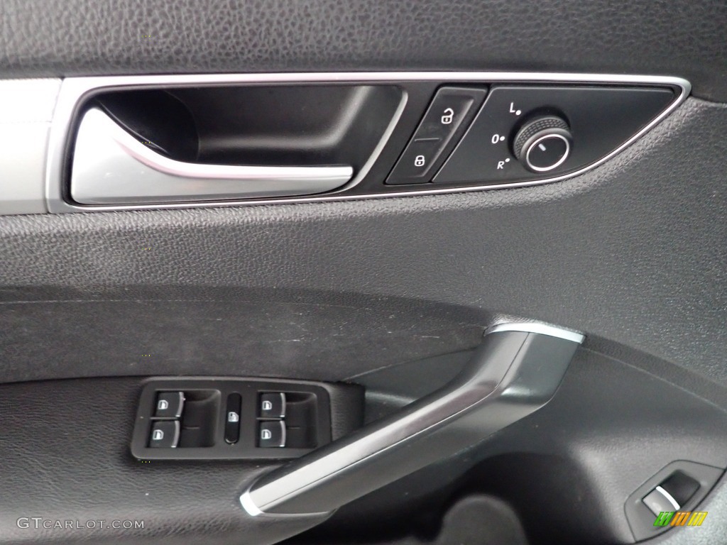 2017 Passat S Sedan - Pure White / Titan Black photo #12