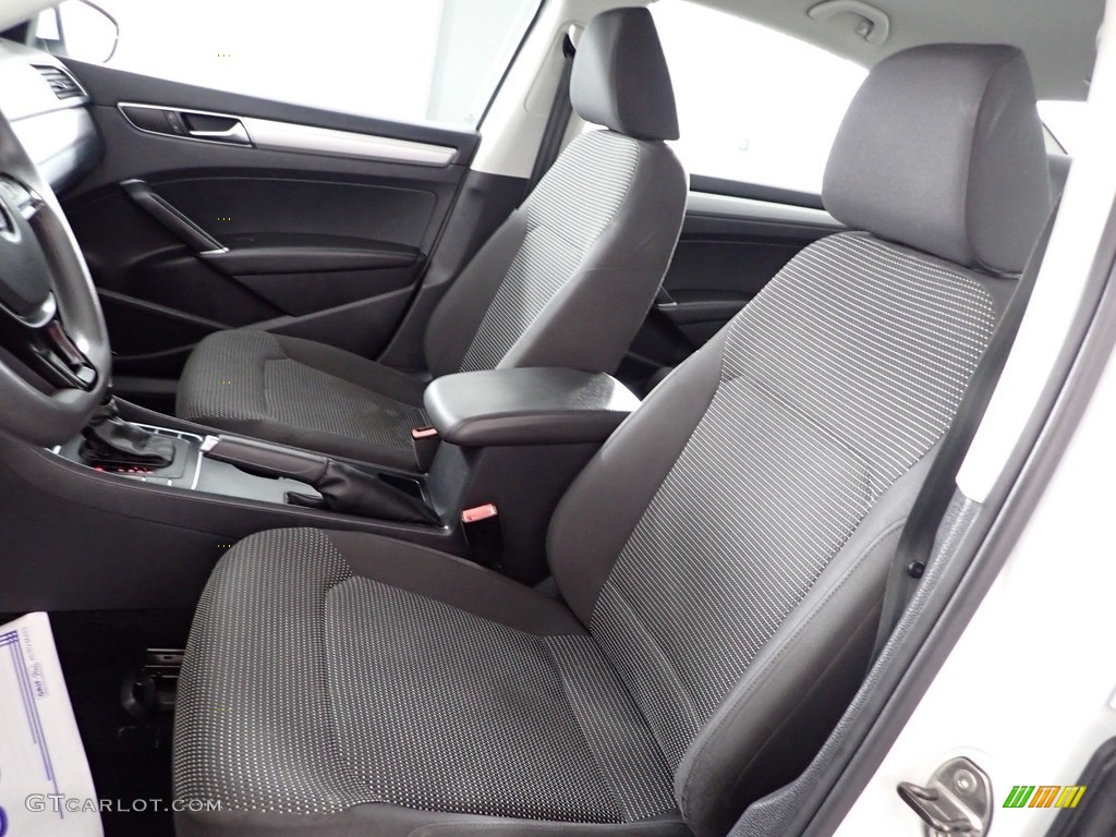 2017 Passat S Sedan - Pure White / Titan Black photo #14